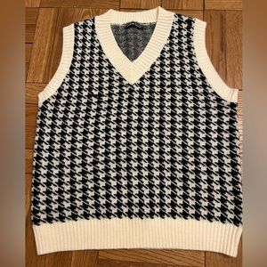 SHEIN size small black and white sweater vest (like new)